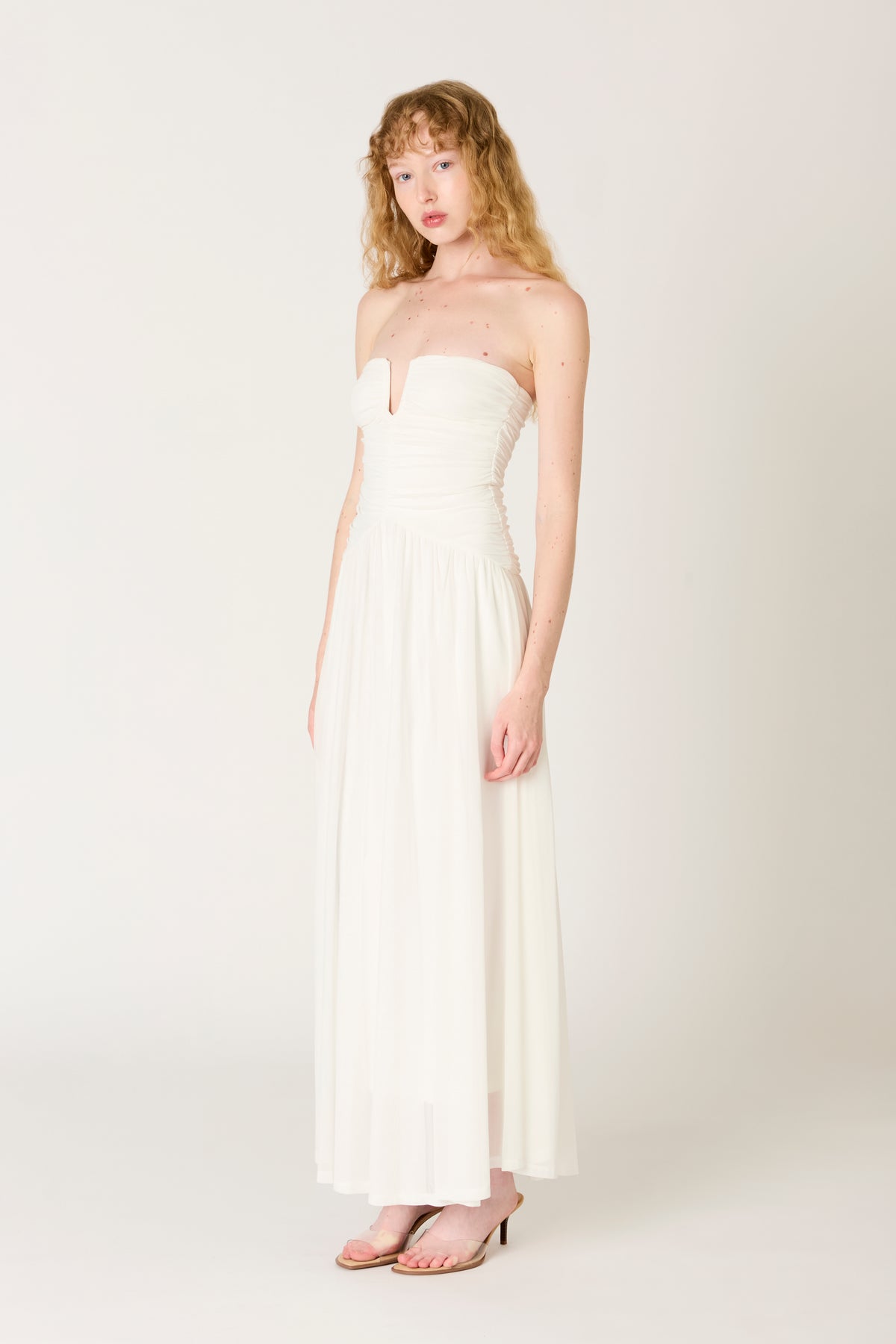 beverly hills babe dress white Heiress Women's Halter Contour A-Line Mini Sculpting Yet Comfortable Made from couture crepe fabric that cinches the waist while allowing effortless movement The White: Gloria - One