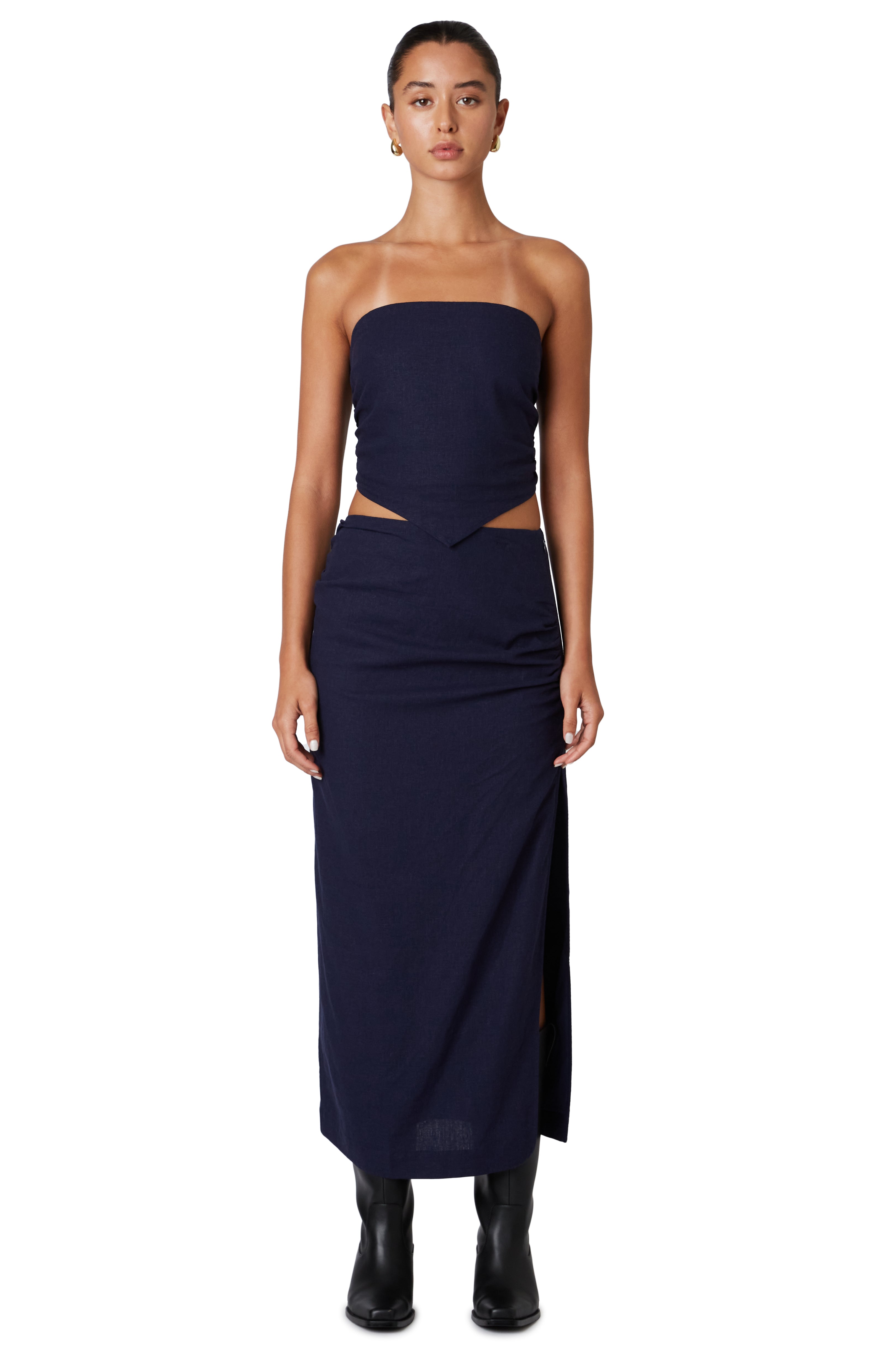 Linen set in navy front 1