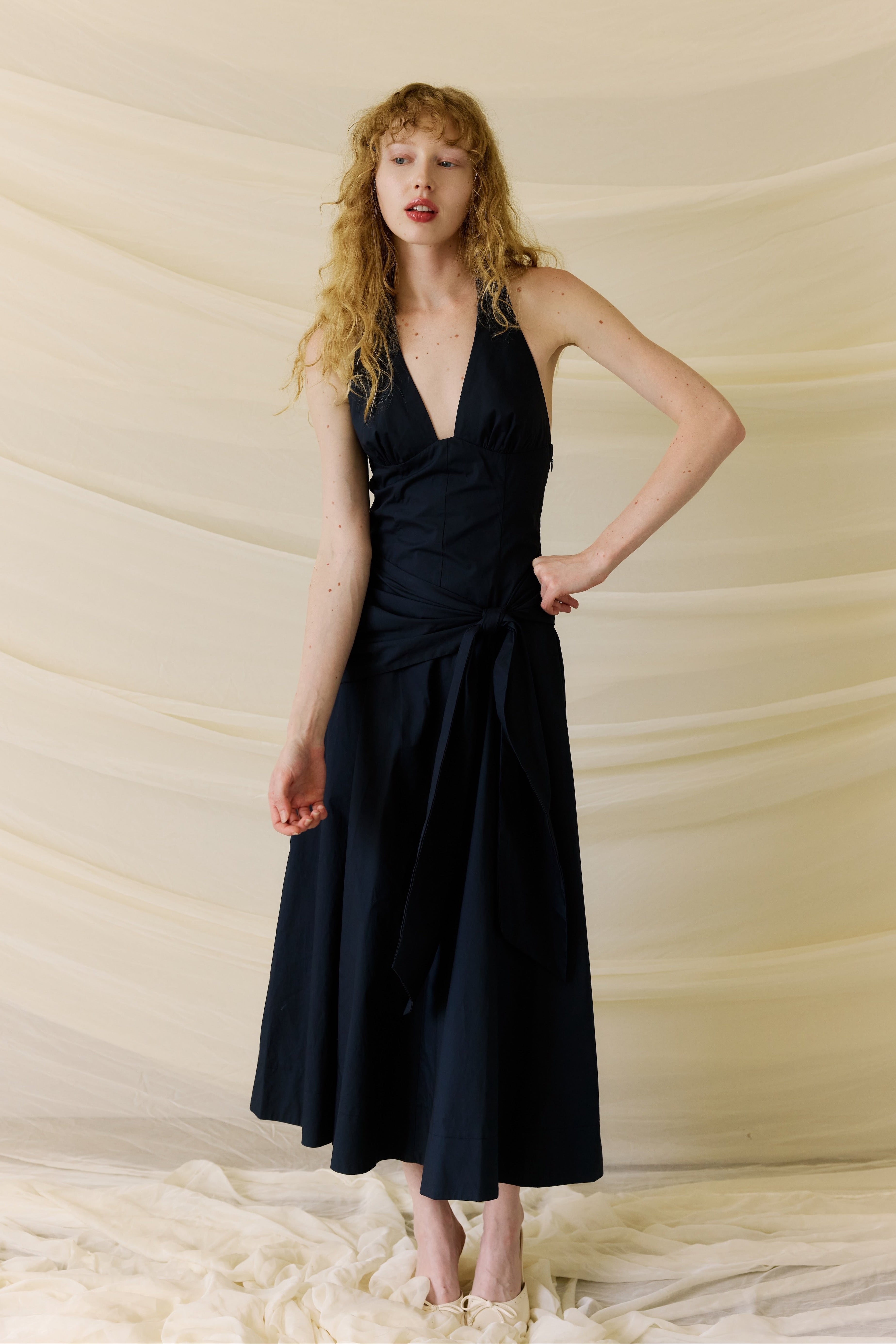 Cádiz Dress in navy front view