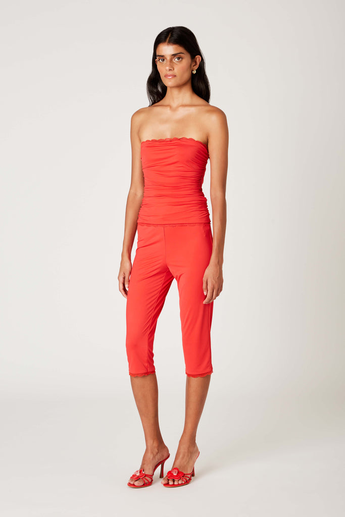Timotheé Capri in cherry side view