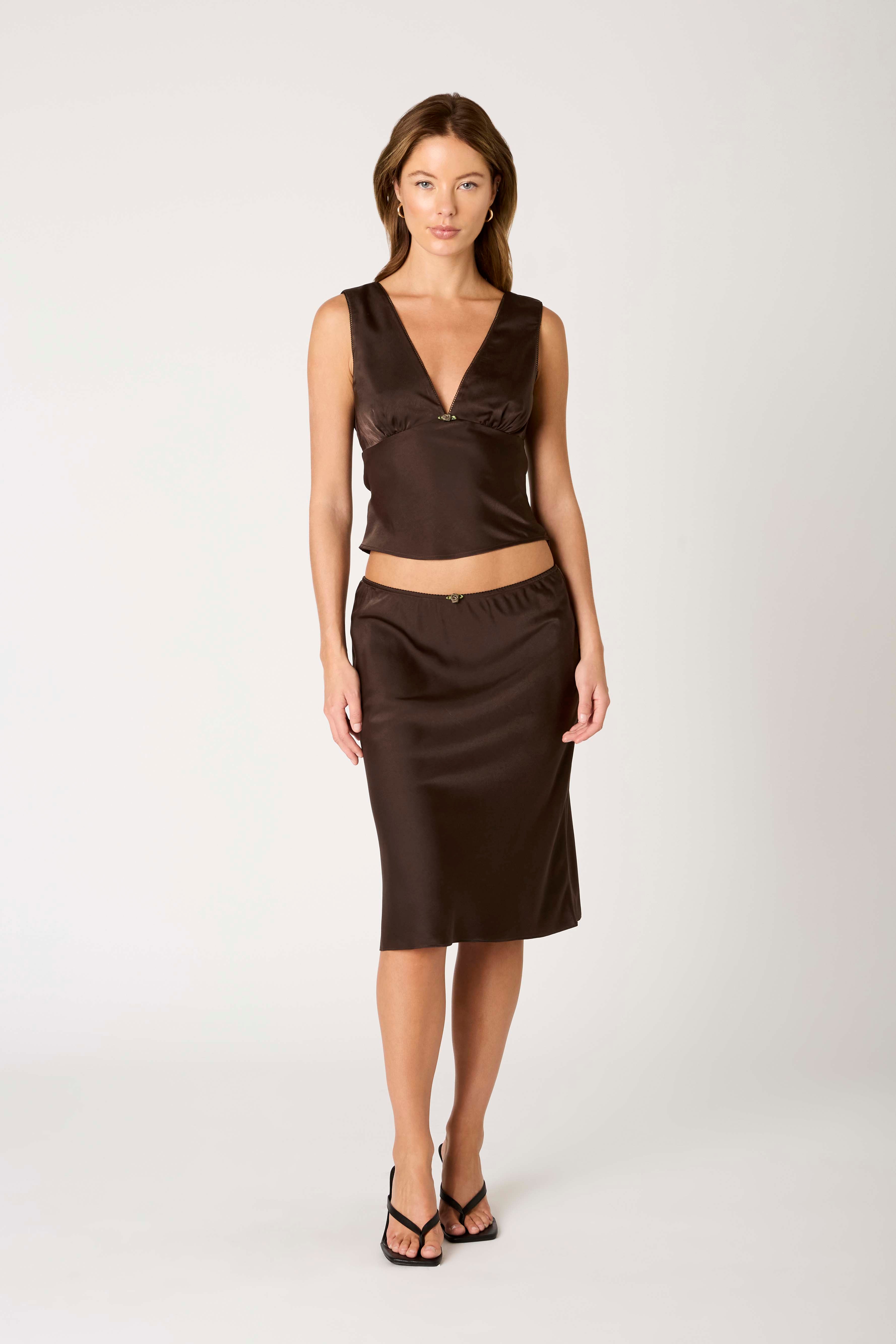 Oud Skirt in nutshell front view