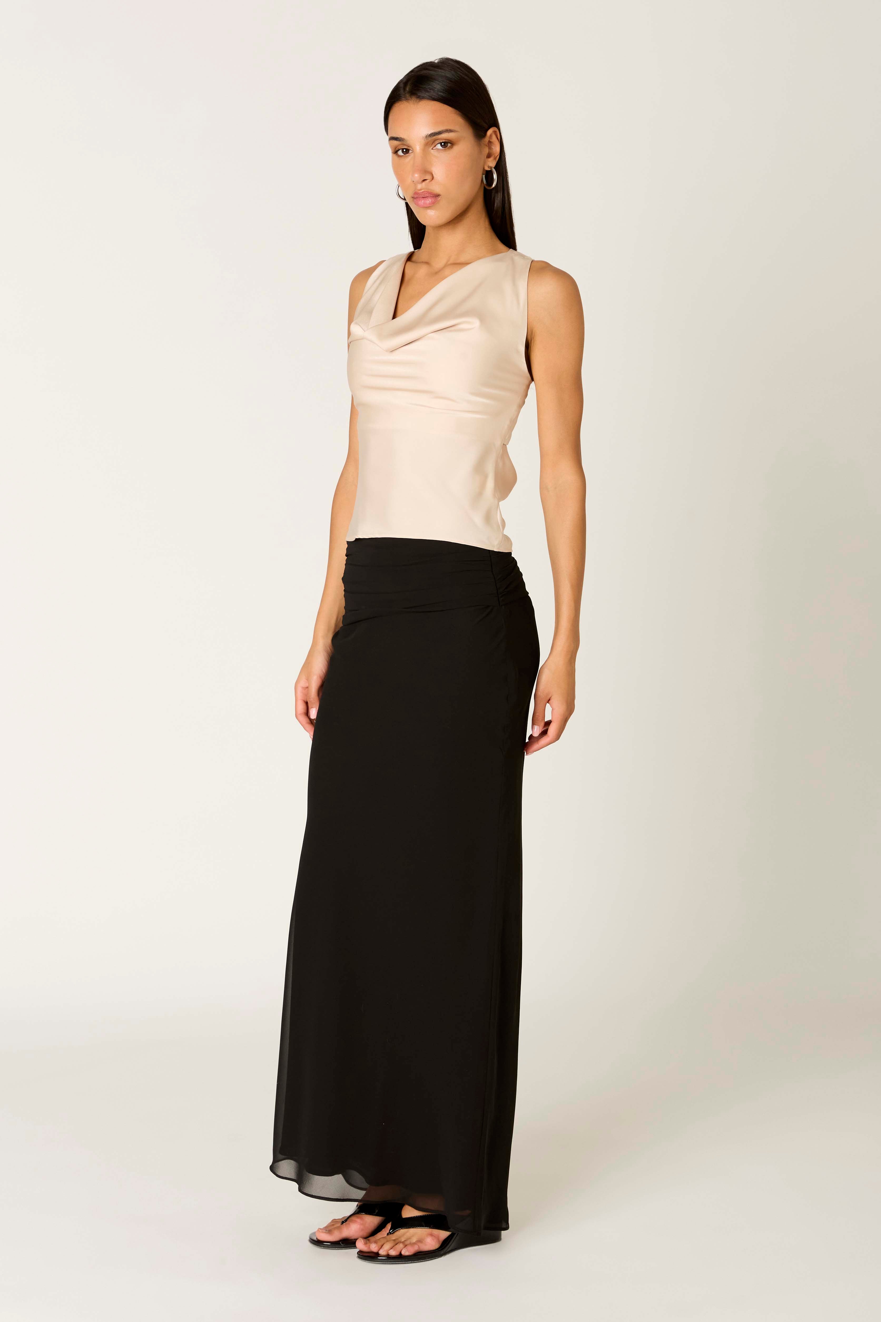 Nube Skirt in black side view