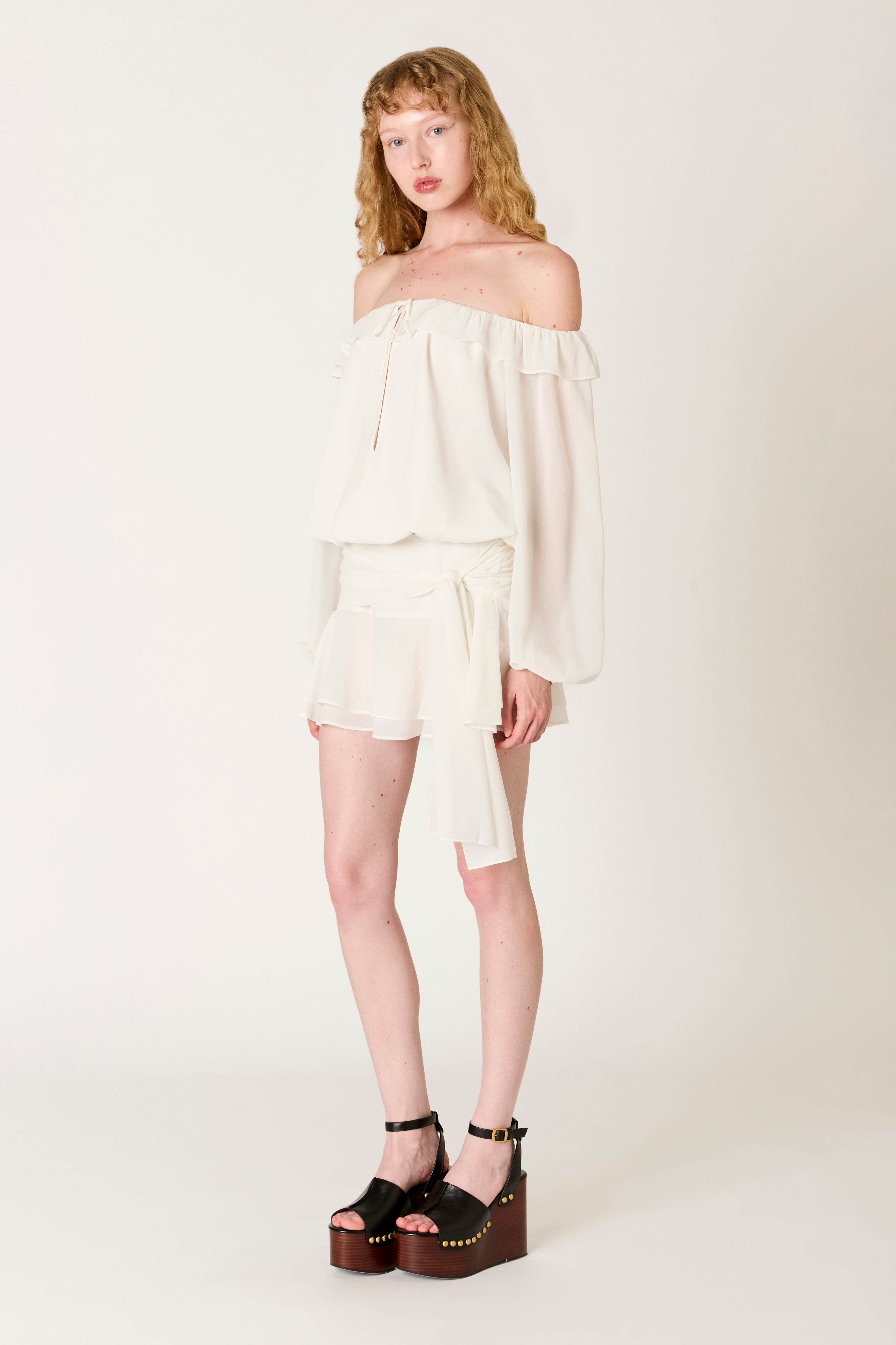 Encina Skirt in white side view