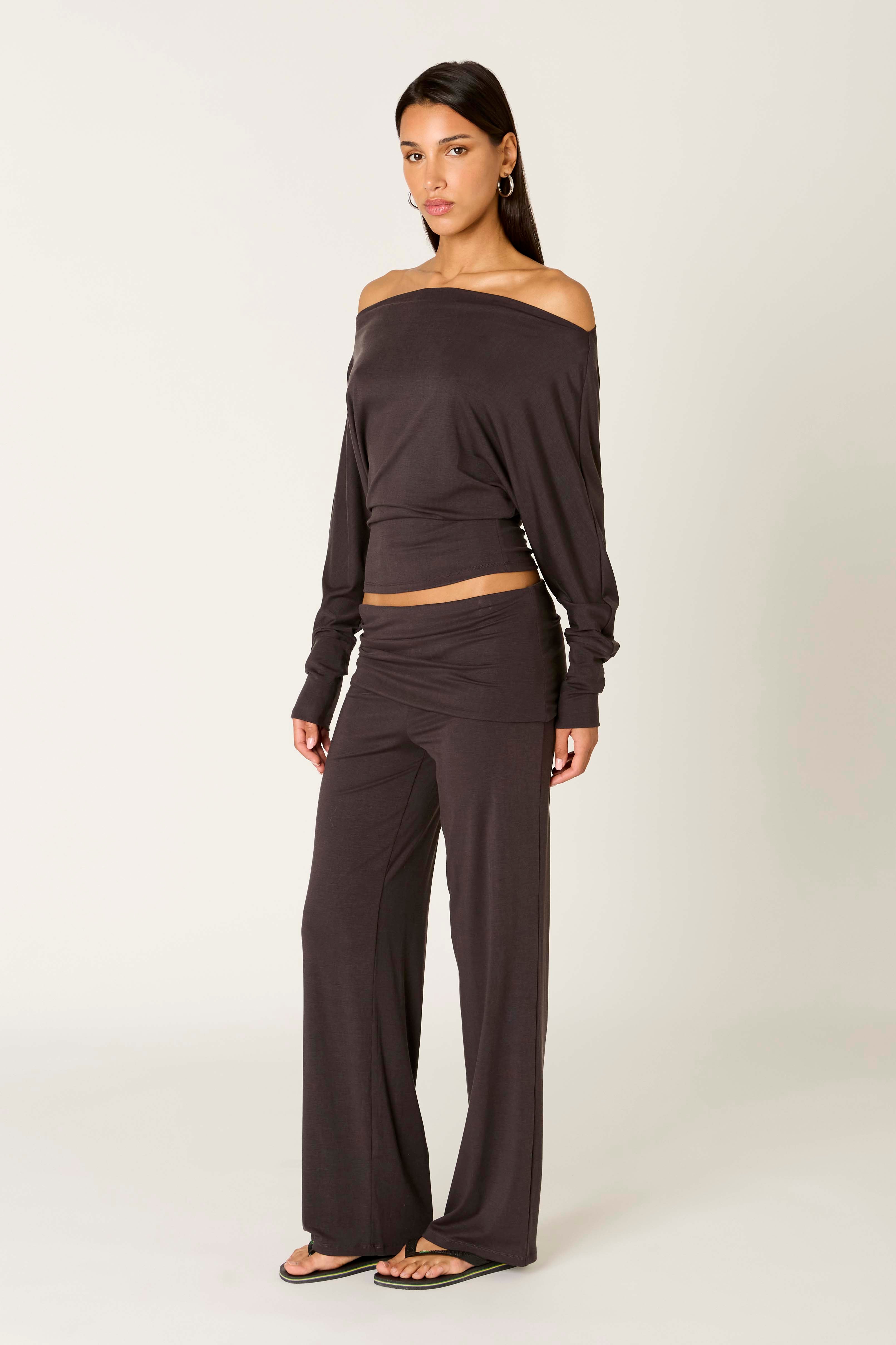Delfina Pant in coal side view