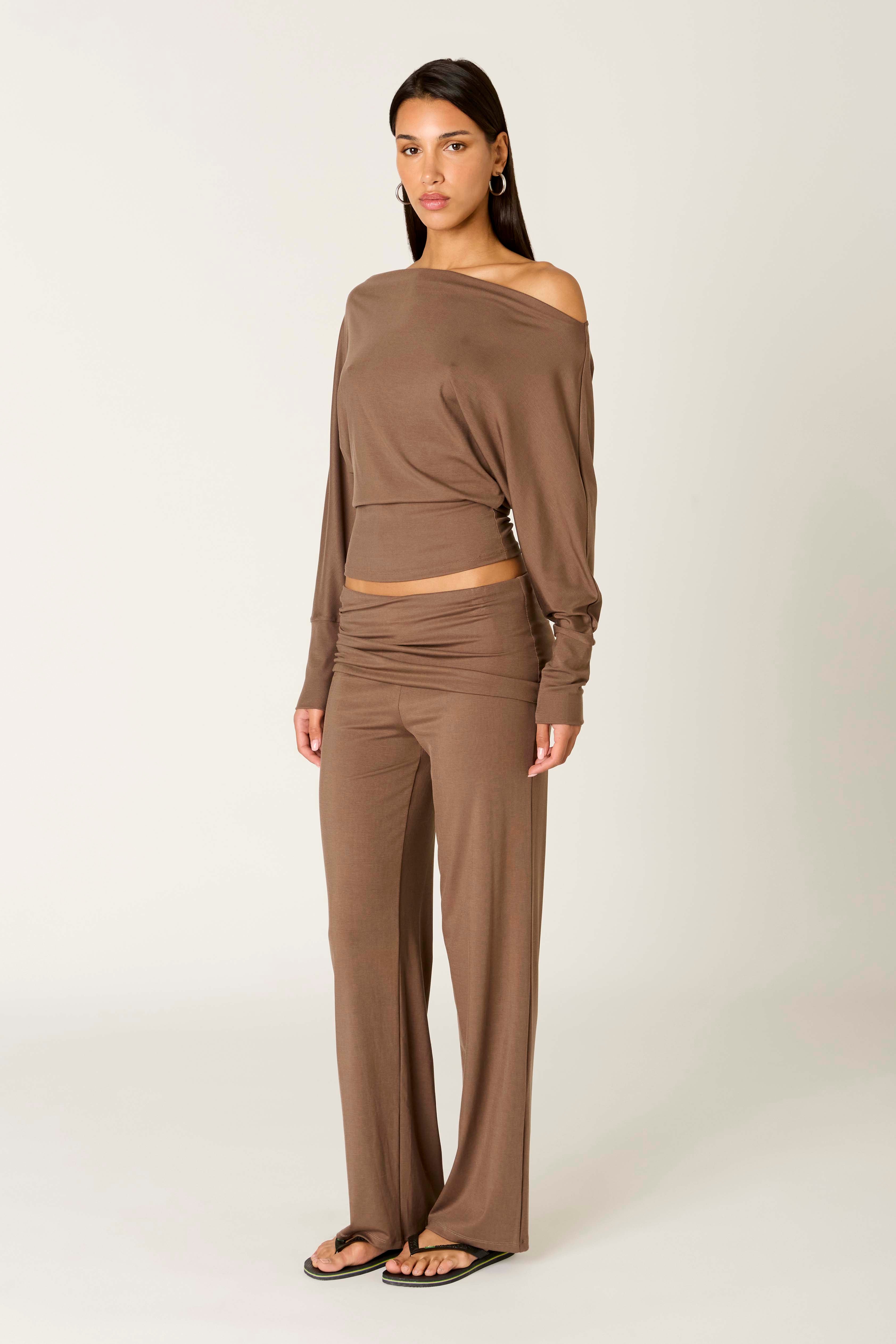 Delfina Pant in sable side view