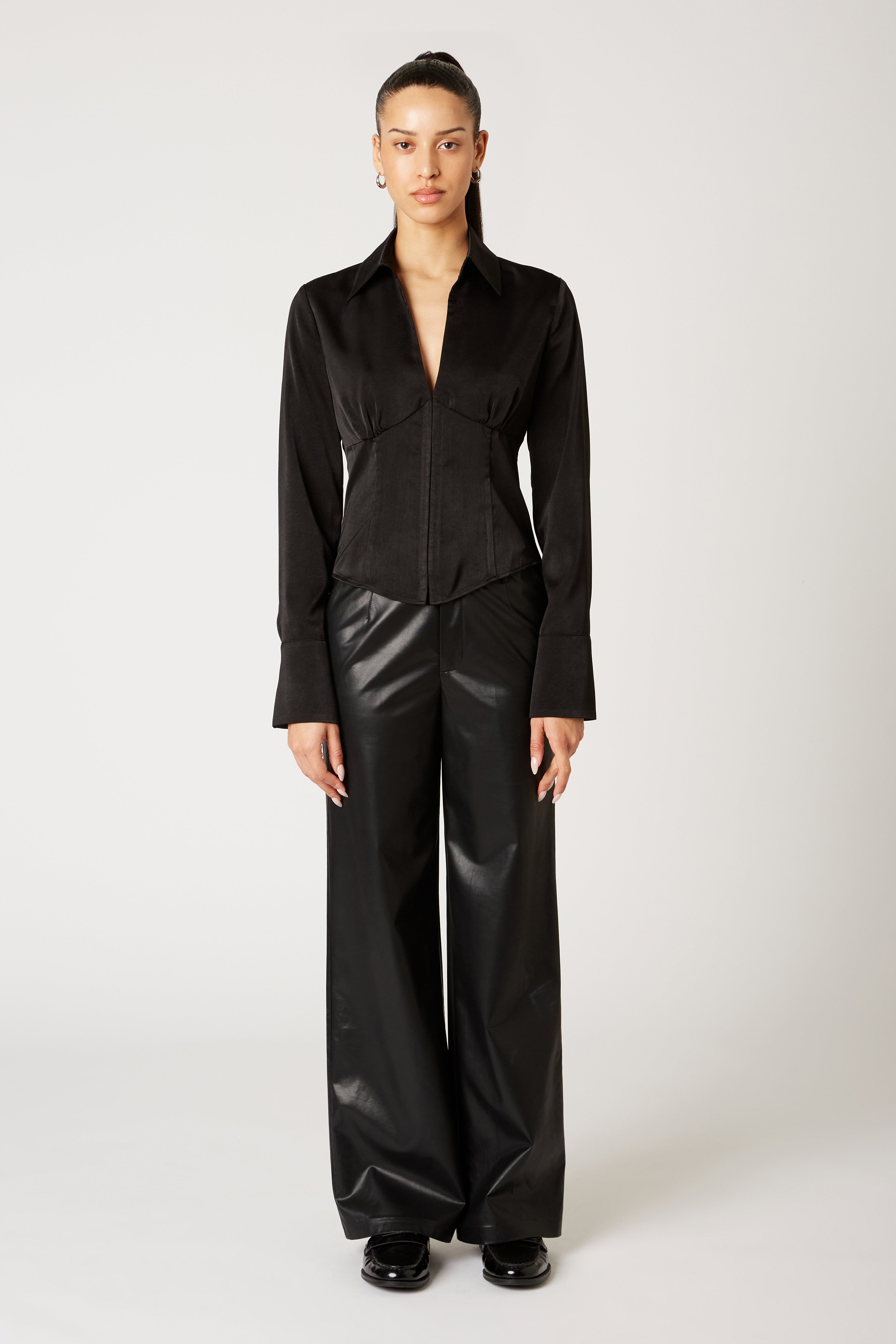 Yara Top in black front view