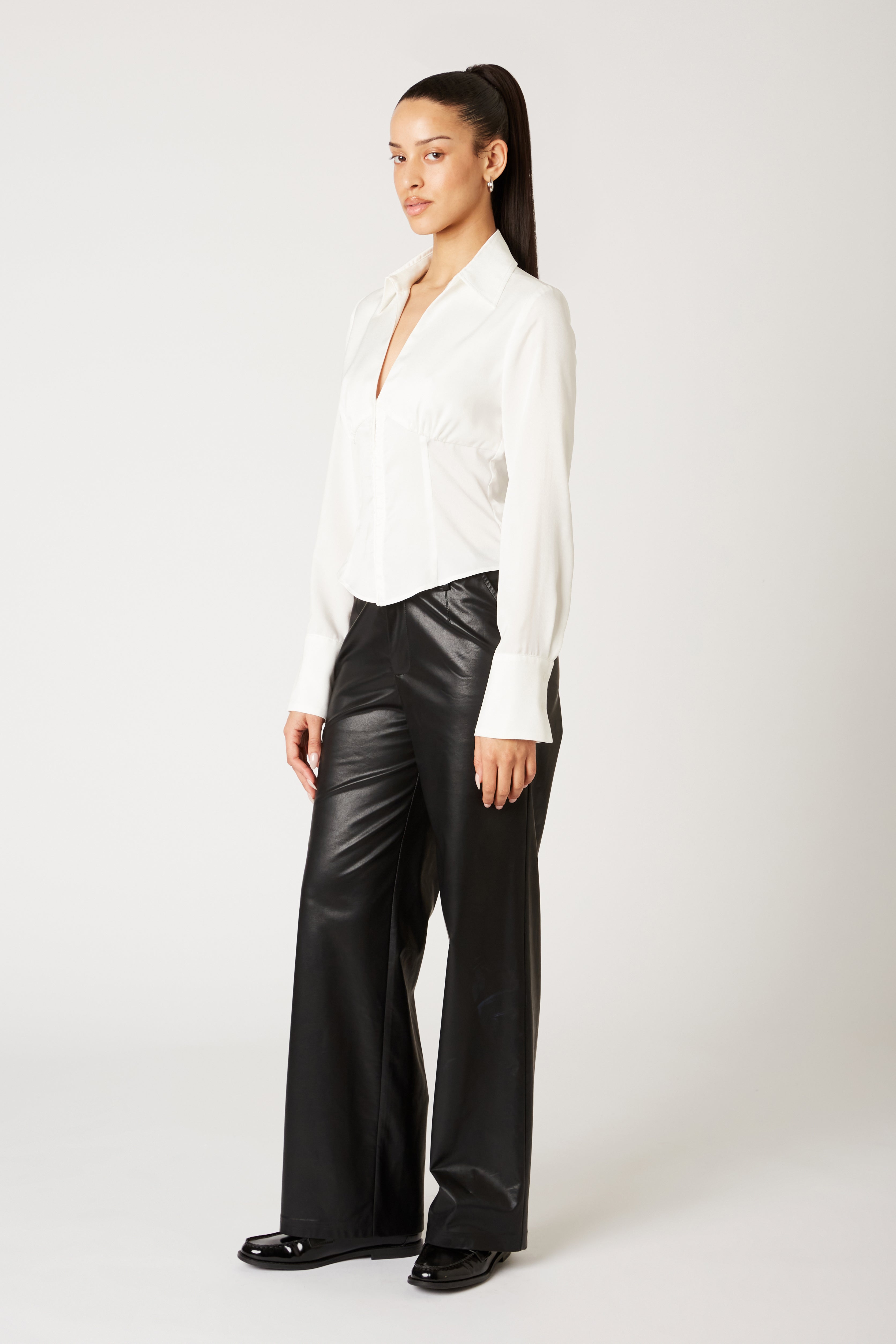 Yara Top in white side view