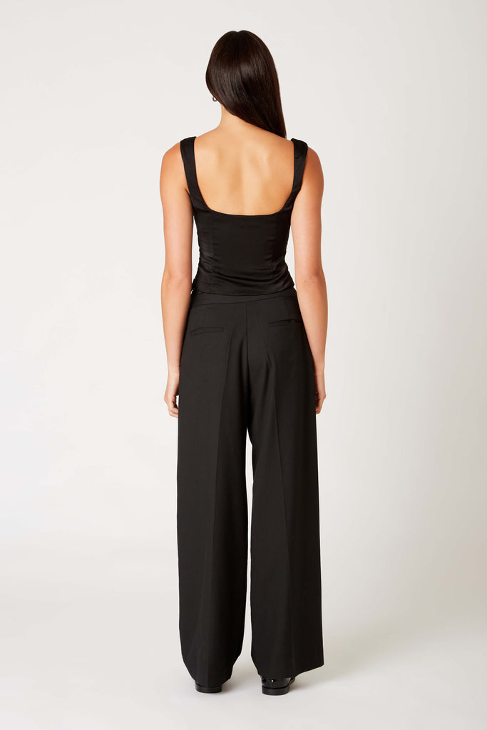 Hadi Top in black back view