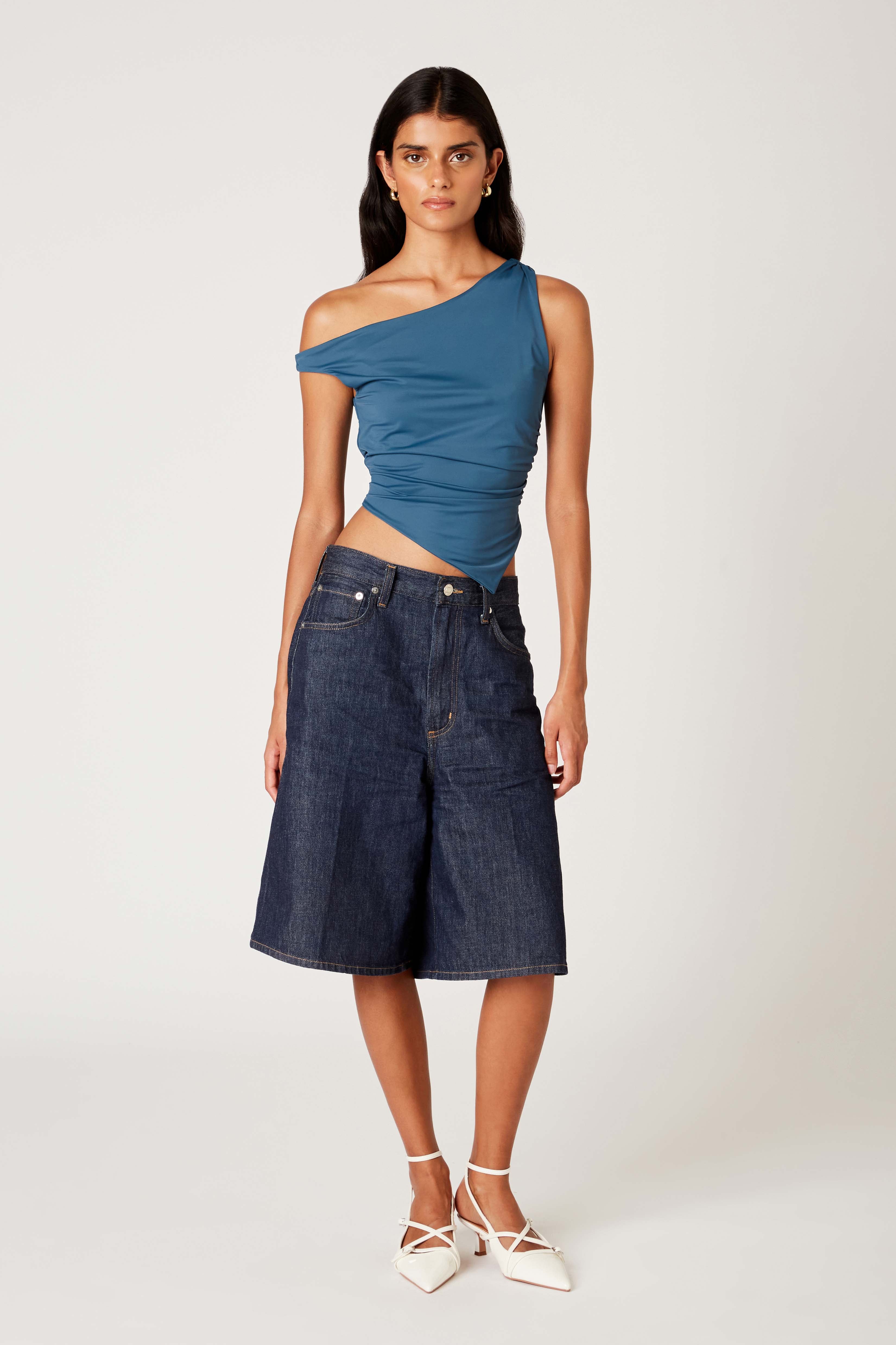 Jack Top in pond front view