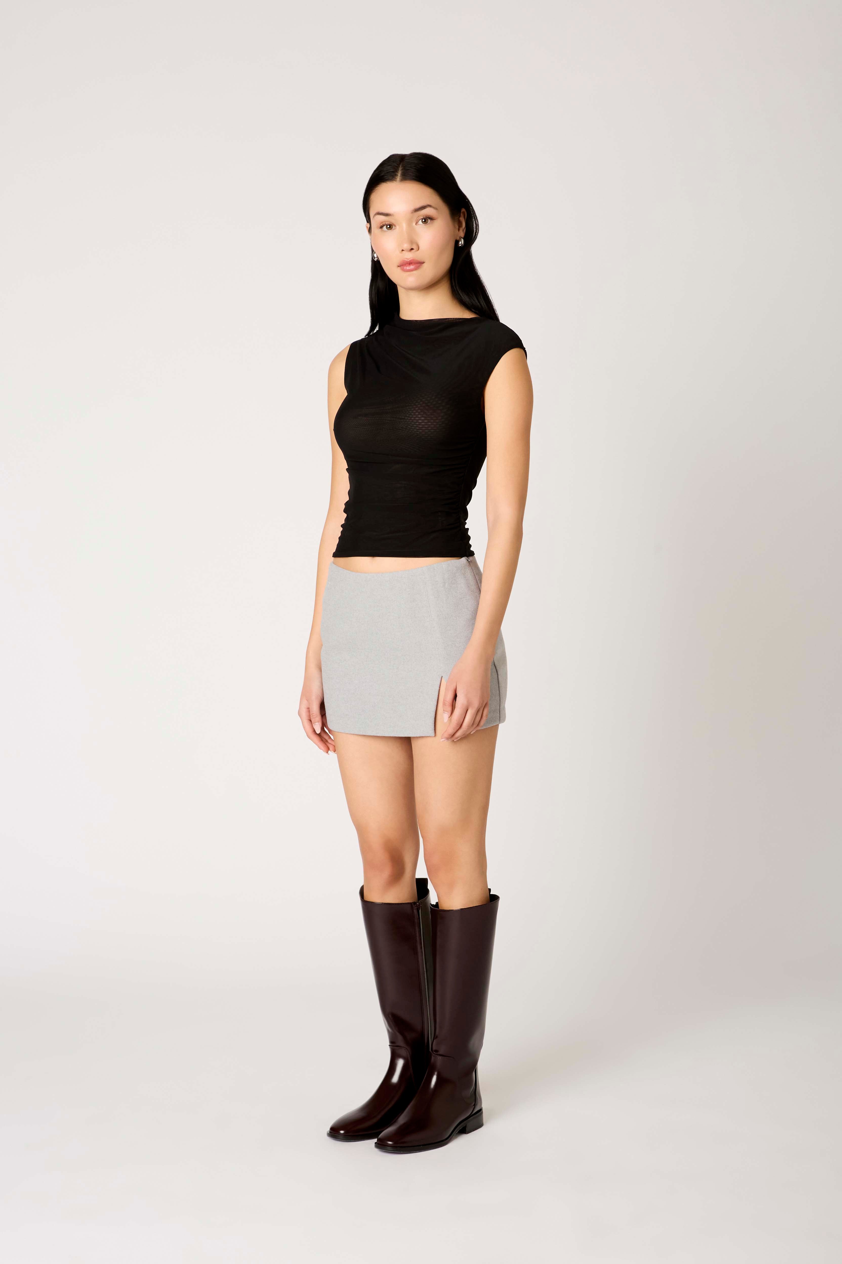 Marge Top in black side view