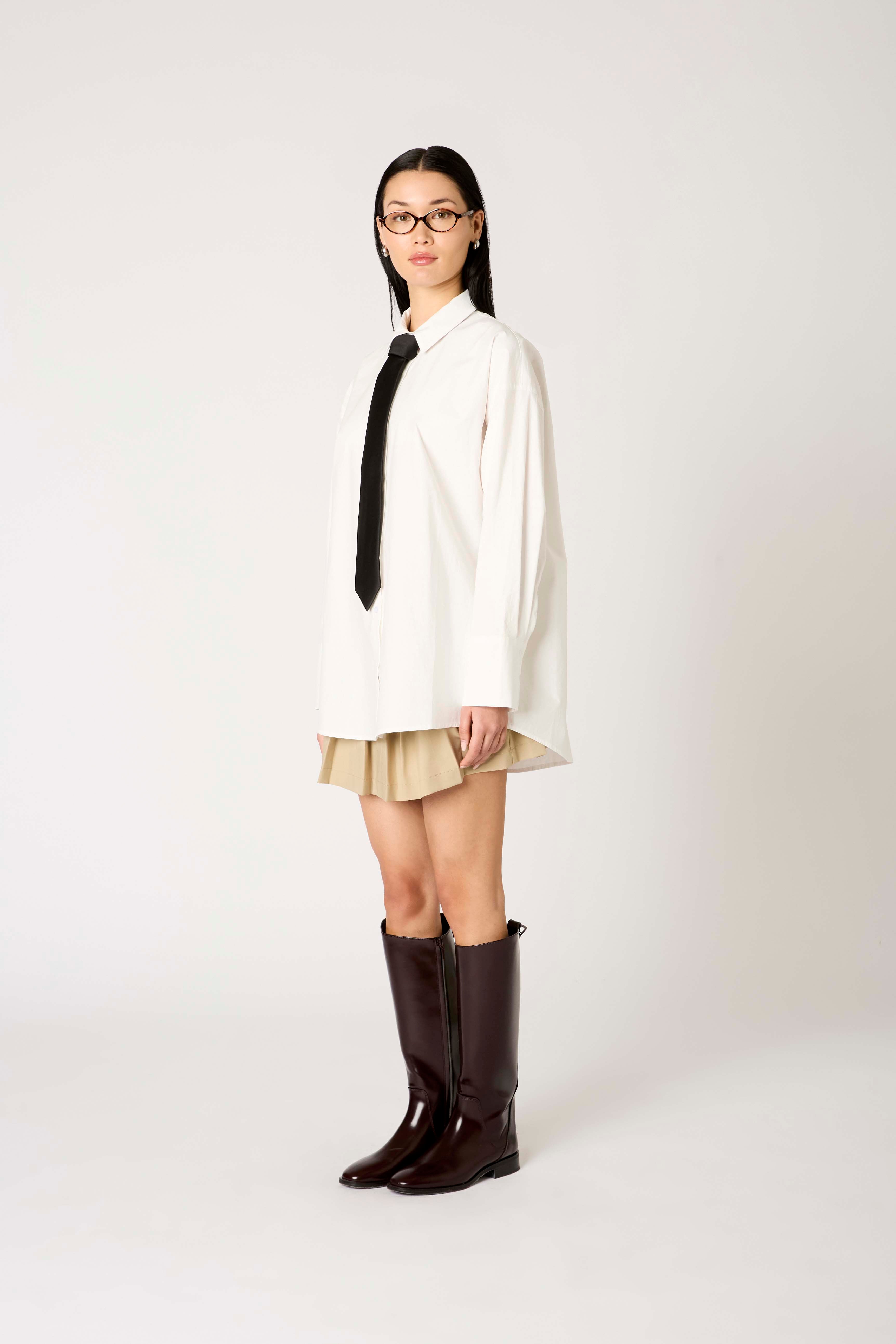 Dahlia Shirt in white side view