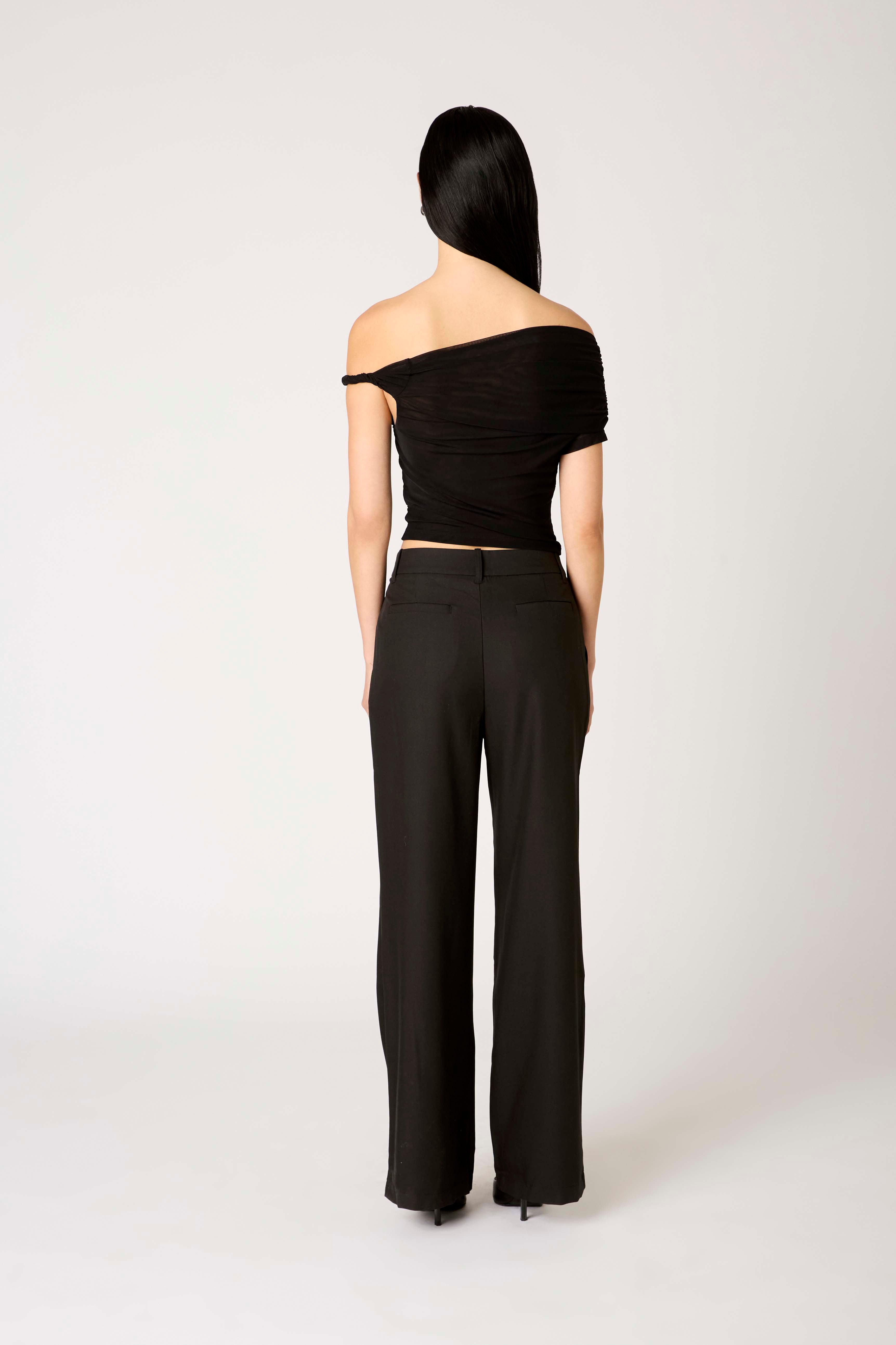 Zephyra Top in black back view