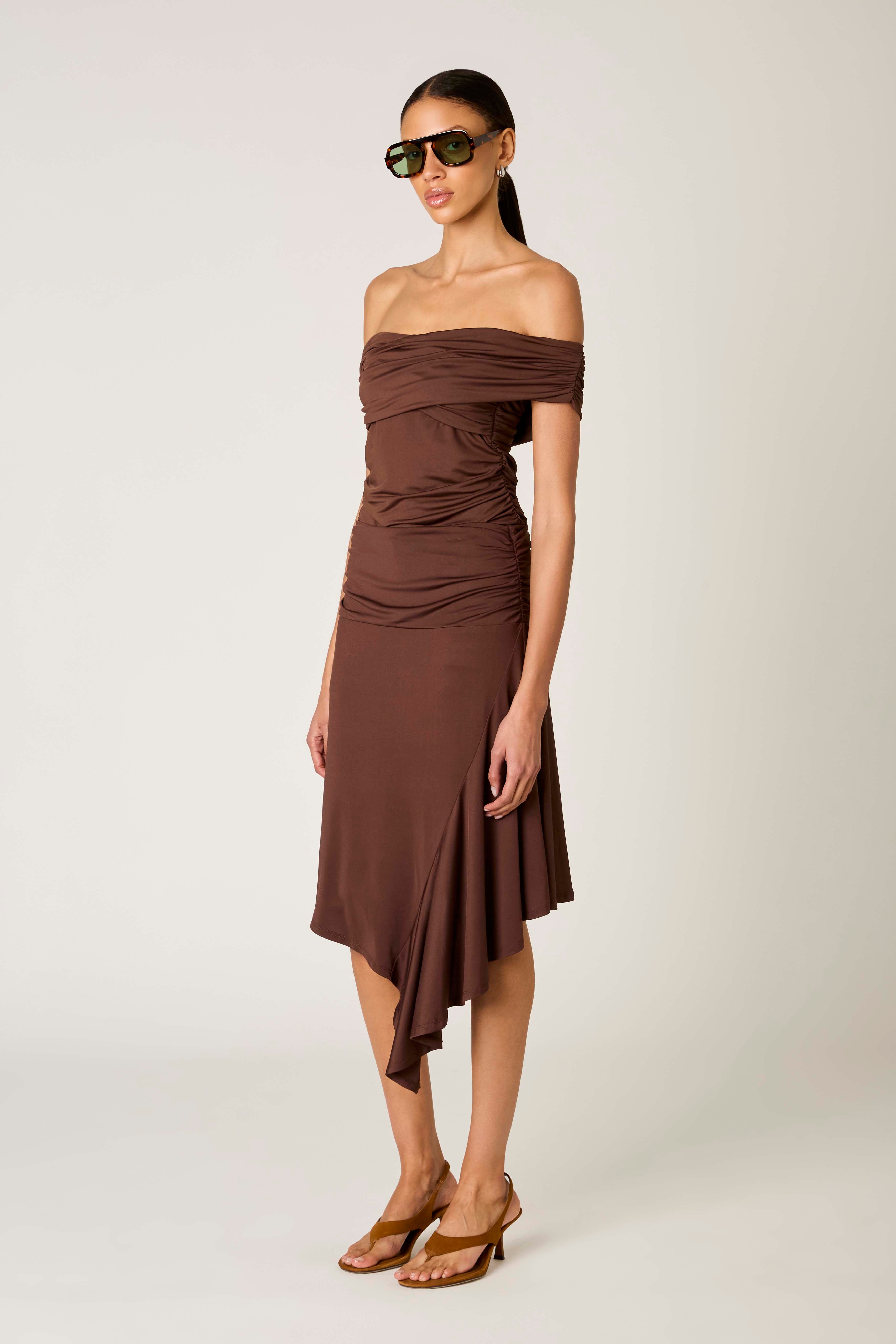 Magnolia Top in chocolate side view