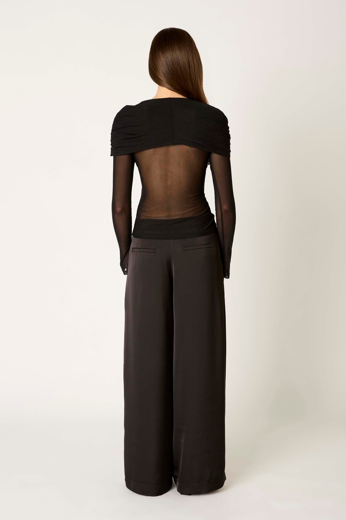 Everleigh Top in black back view