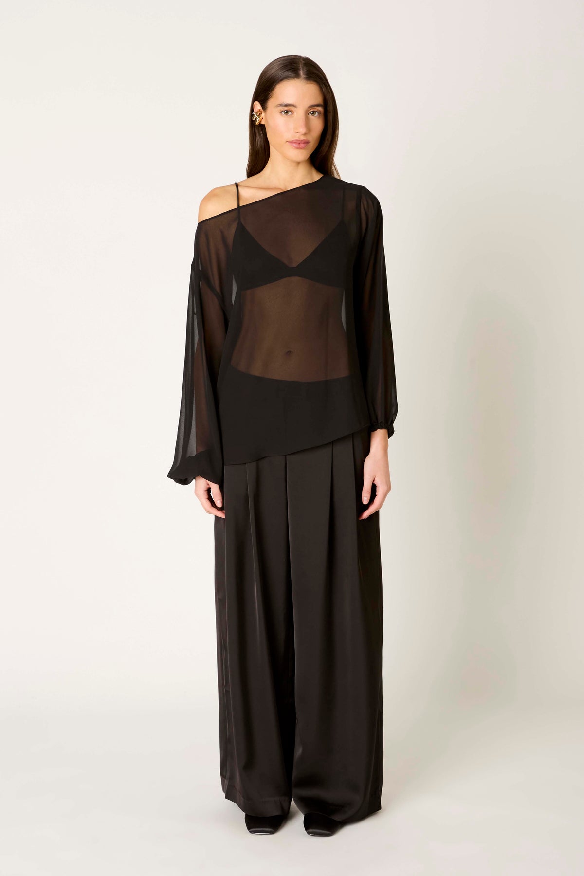 Aldridge Top in black front view