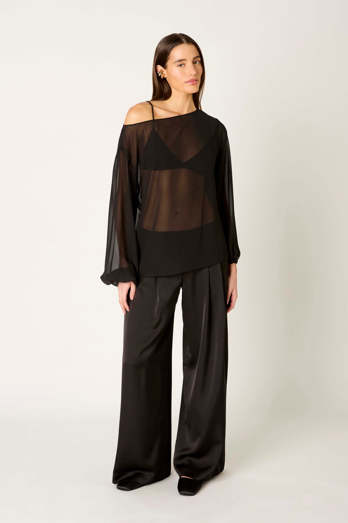 Aldridge Top in black front view