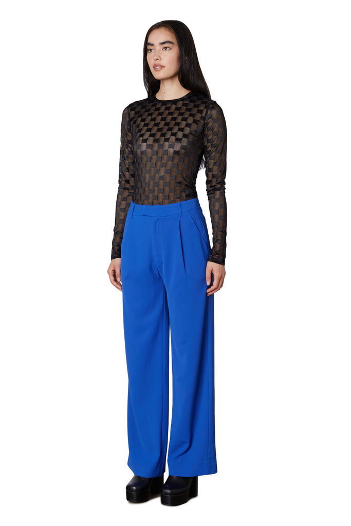 everday trouser in cobalt side view