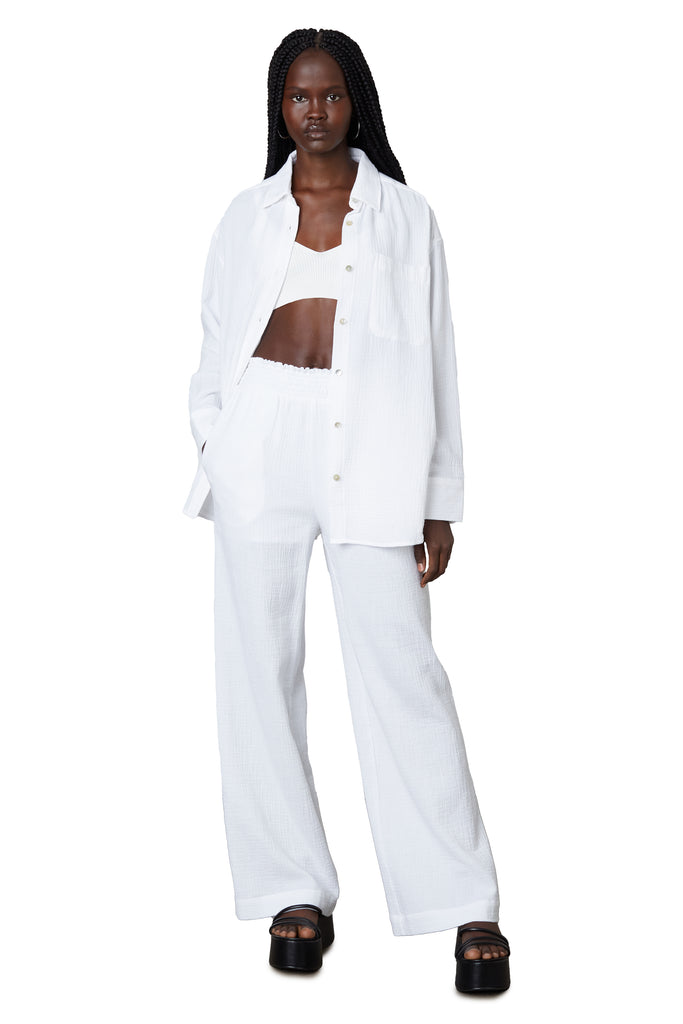 Mallorca Pant in white front view 1