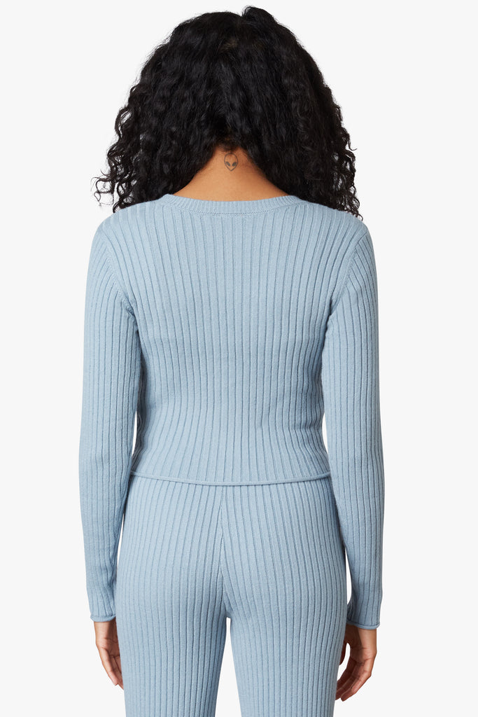 Cropped Cardigan in dusty blue, back view