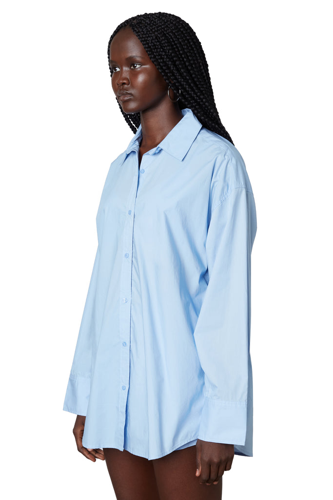Leon Shirt in chambray side view
