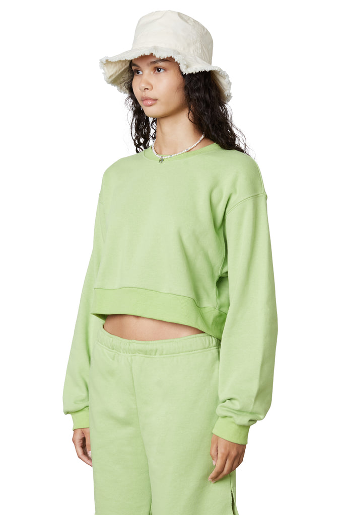 Cropped Pullover in matcha, side view