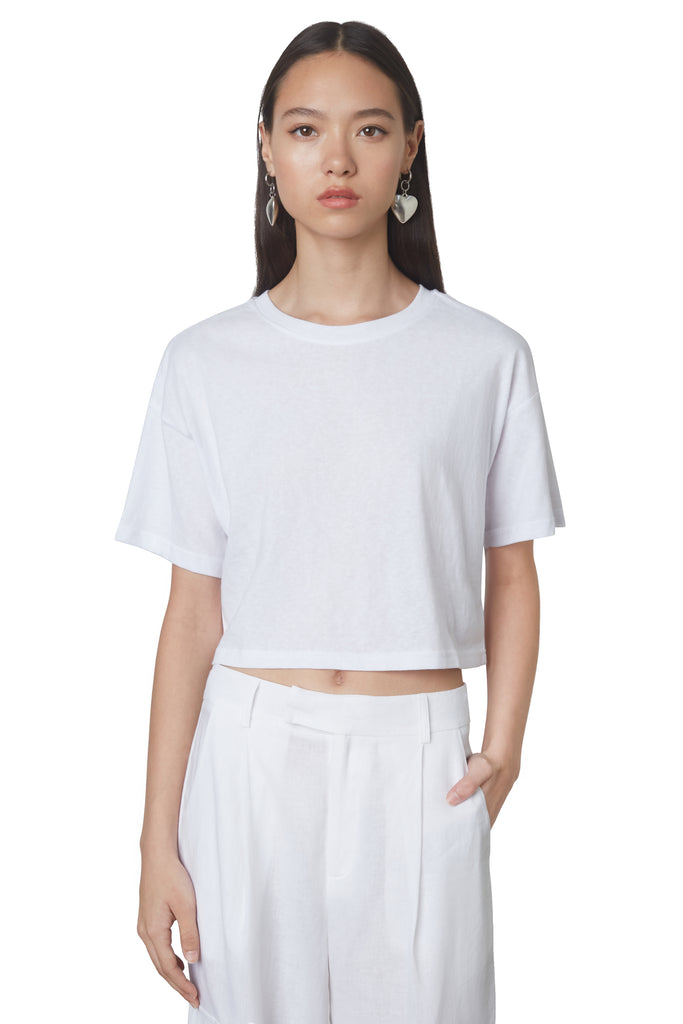 Cropped tee in white front 2
