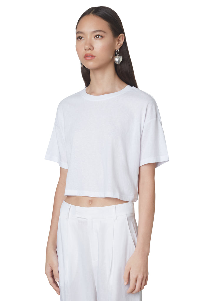 Cropped tee in white side 