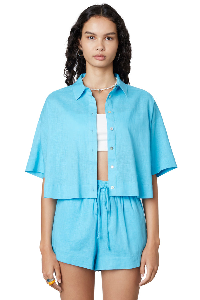 Cropped Boxy Shirt in aqua, front view 2