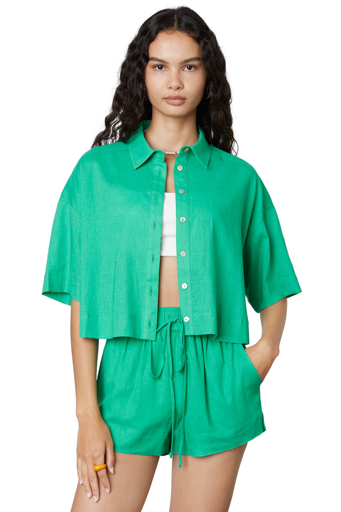 Cropped Boxy Shirt in kelly, front view