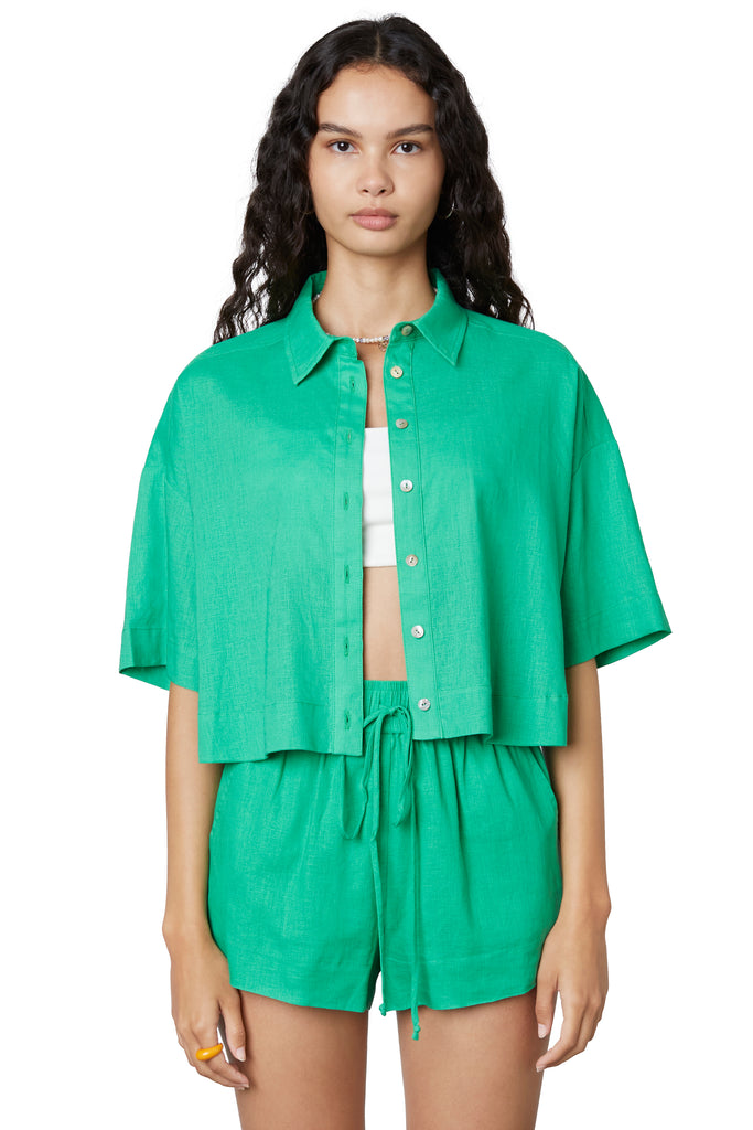 Cropped Boxy Shirt in kelly, front view 2